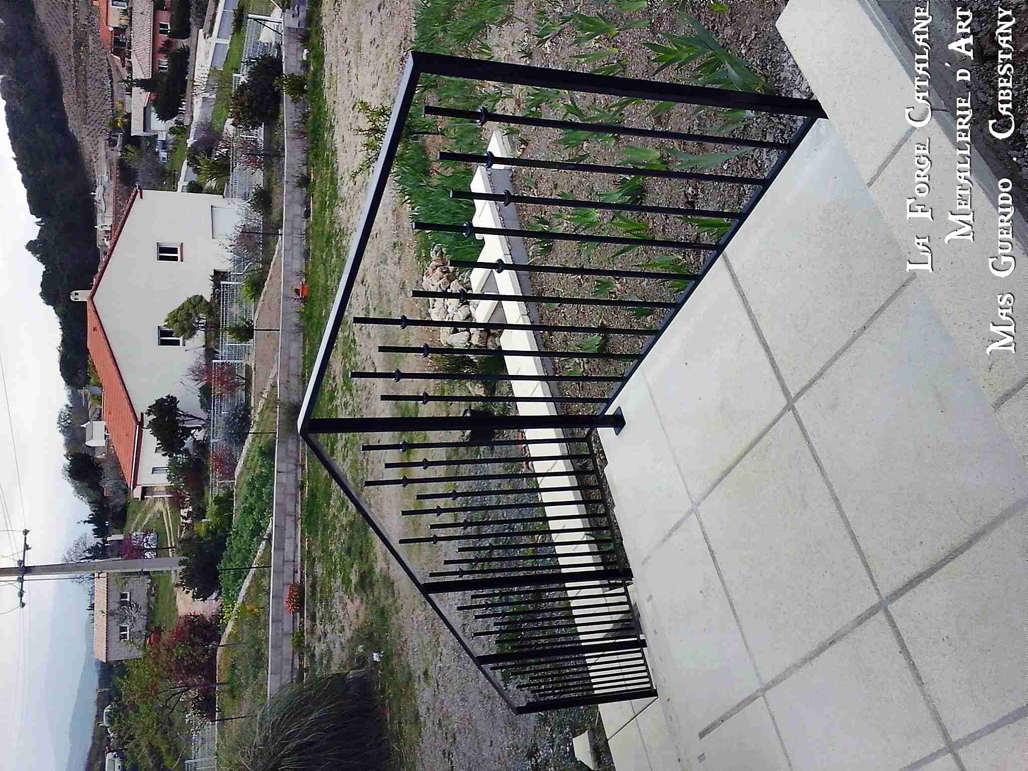 garde corps barreaudage effet joncs bagues fer forge catalane 2.jpg